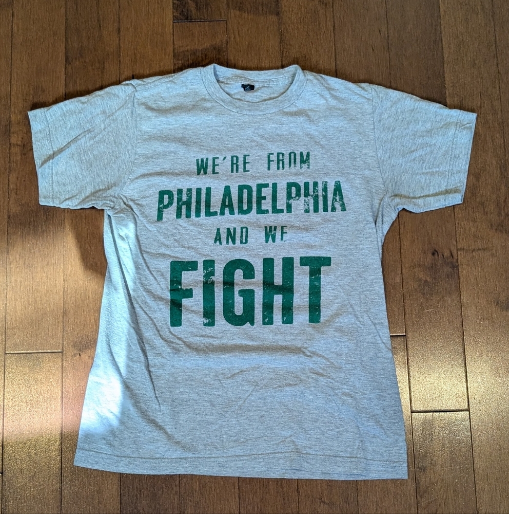 Philadelphia Eagles Tee Size Small
